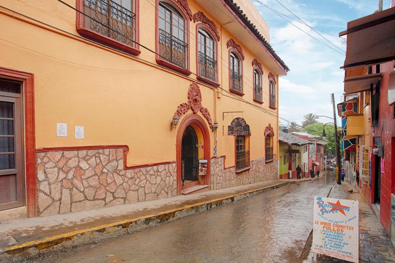 Capital O Casa Real Hotel Huauchinango Exterior photo